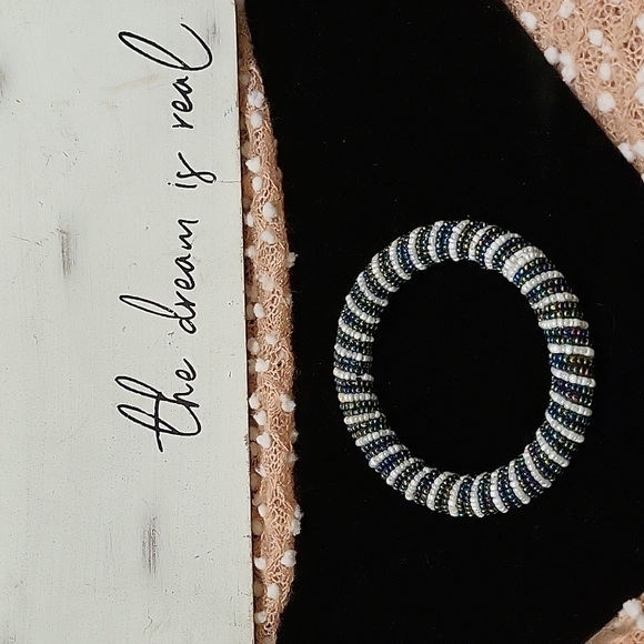 Vintage beaded bracelet - Picture 2 of 3